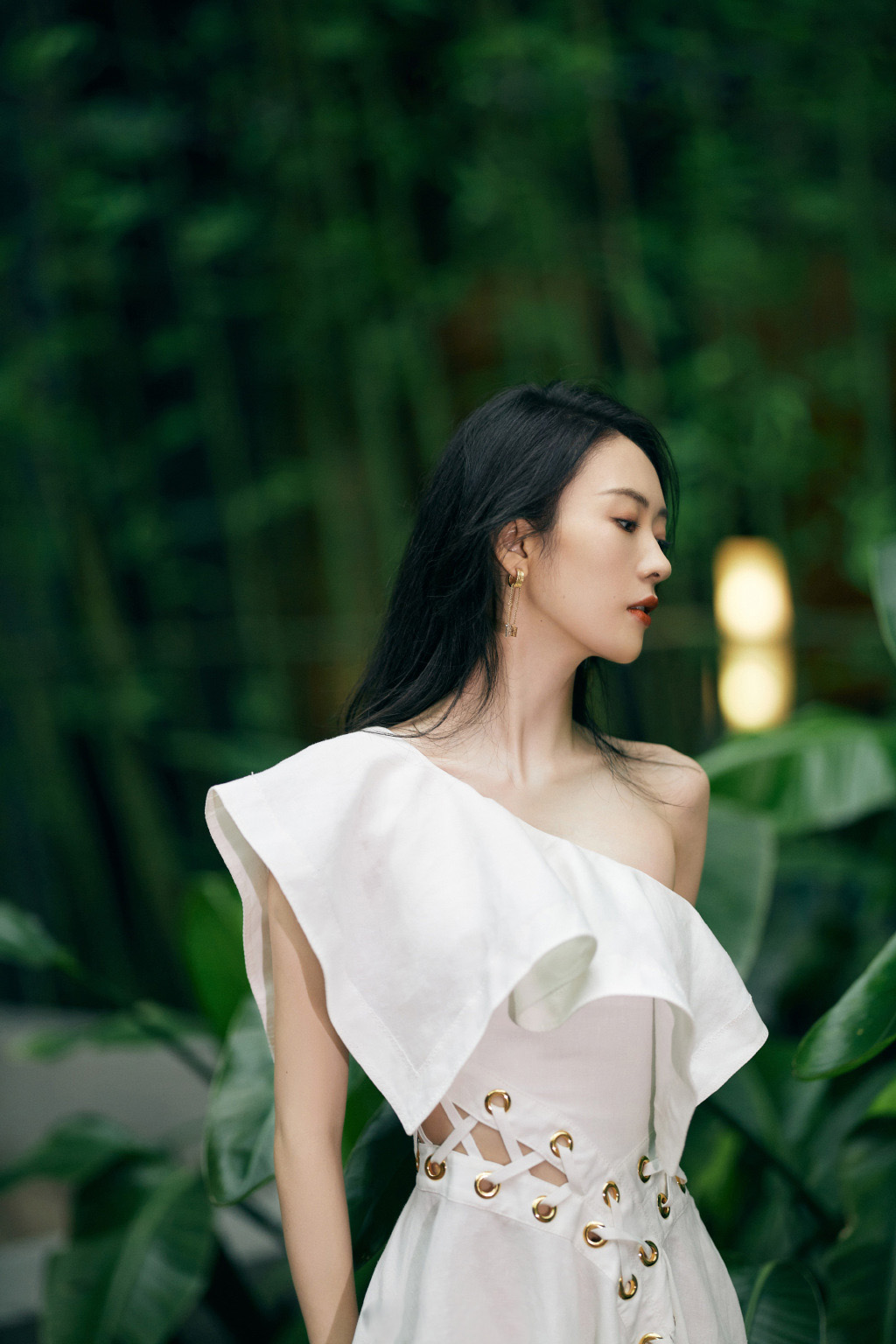 中国内地云南昆明女演员童瑶白衫优雅唯美桌面壁纸图片