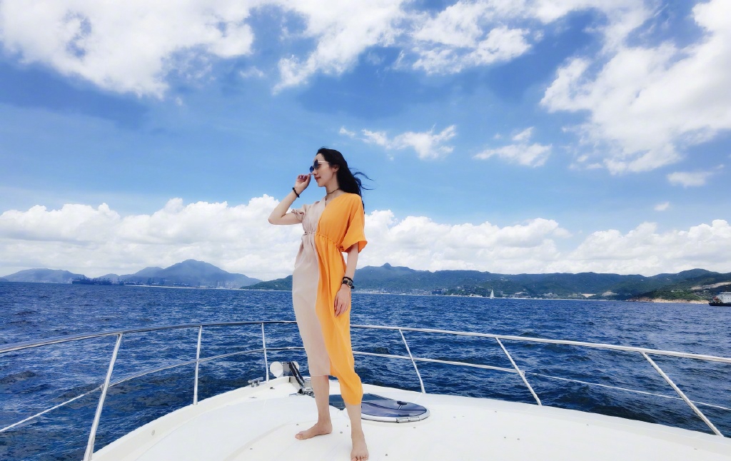 中国大陆江苏省苏州知名女演员韩雪高贵优雅活动写真图片图片