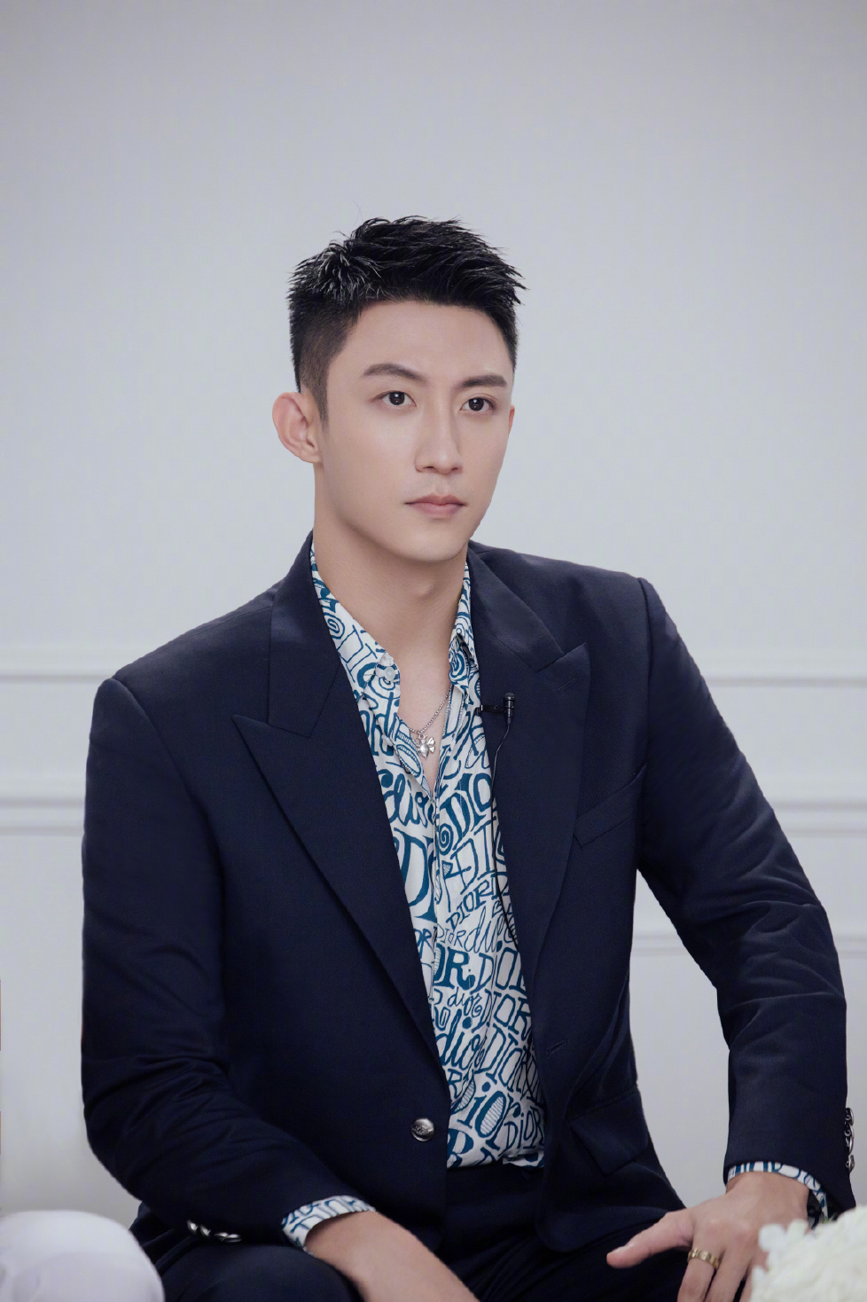 高清大陆男明星欧阳娜娜周震南时尚杂志写真图片图片