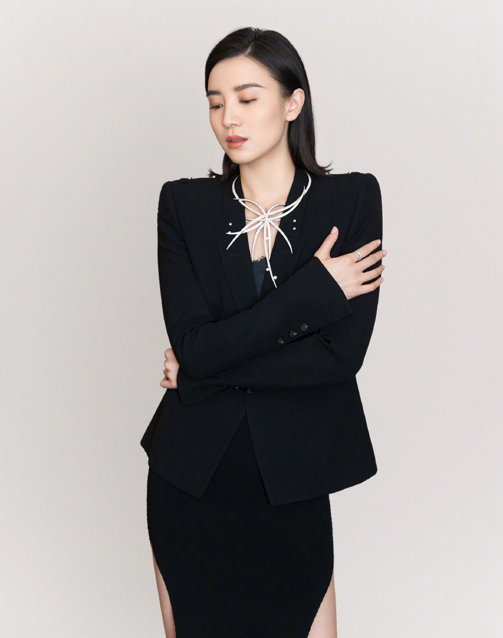 黑龙江省哈尔滨市南岗女明显宋佳钉珠连衣裙优雅写真图片图片