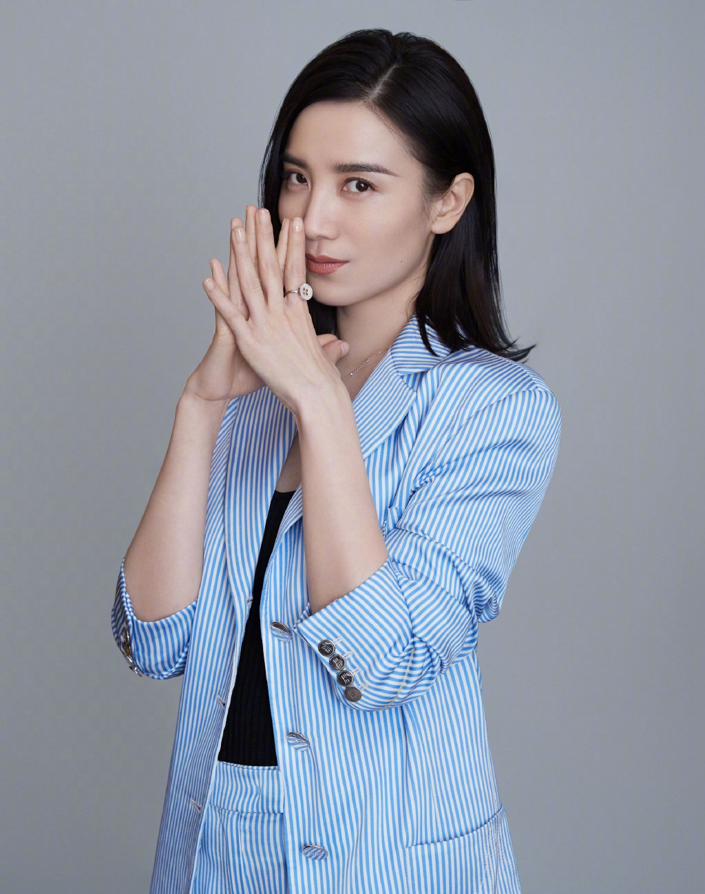 黑龙江省哈尔滨市南岗女明显宋佳钉珠连衣裙优雅写真图片图片