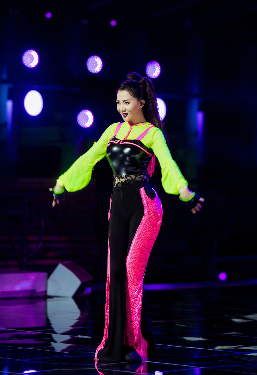 高清湖南吉首美女阿朵《乘风破浪的姐姐》第五期剧照图片图片