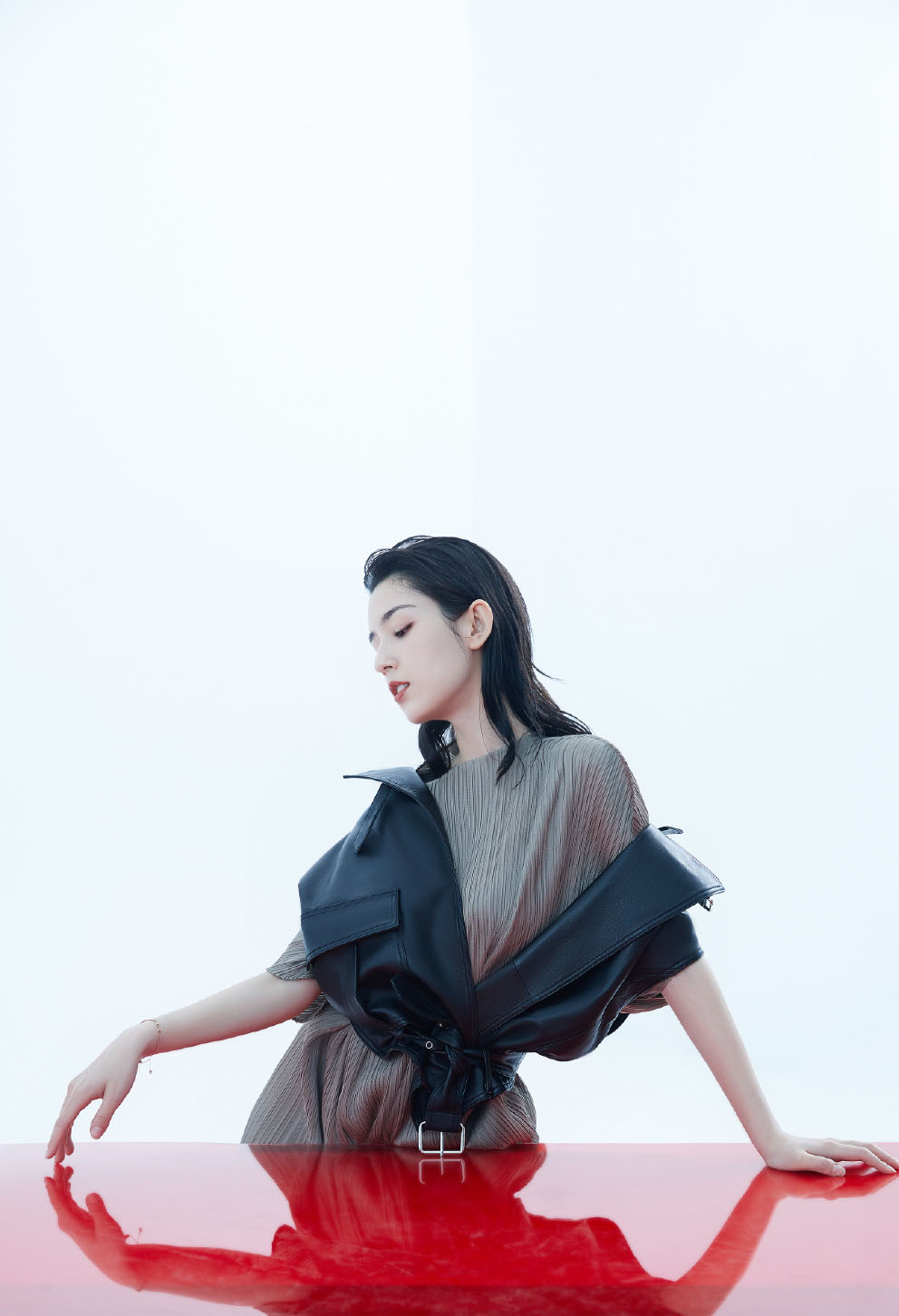 中国内地演员哈妮克孜唯美动人舞台照图片图片