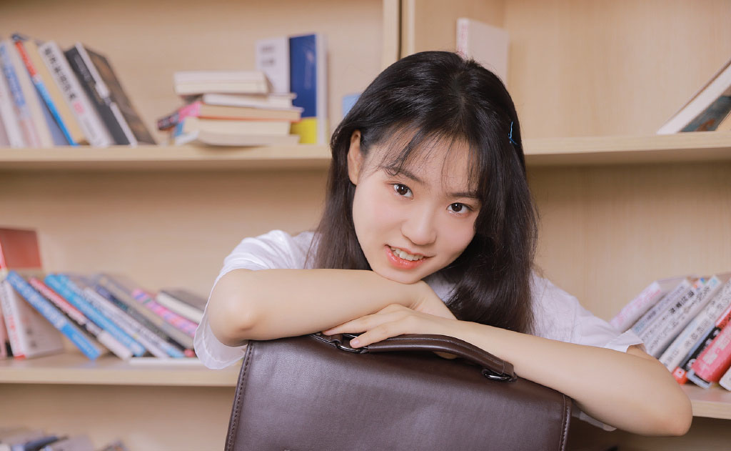酒窝美女图片