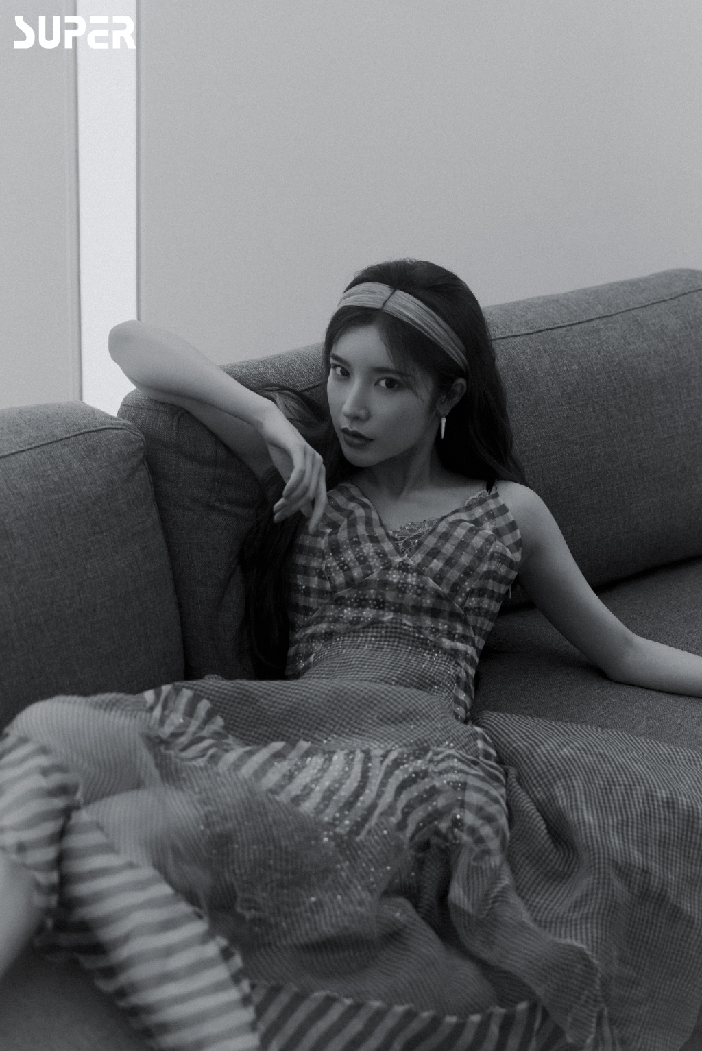 高清中国内地辽宁省沈阳女演员戴燕妮酷美时尚写真图片图片