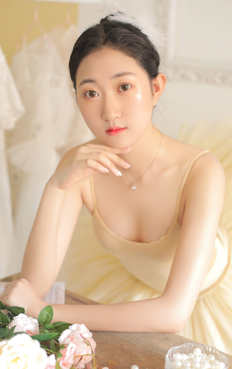 高清大陆女明星罗秋韵性感写真图片图片