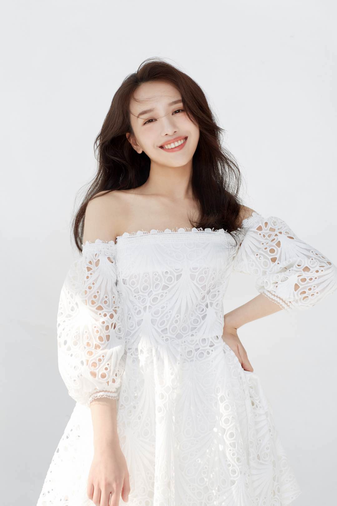 高清大陆女明星罗秋韵性感写真图片图片