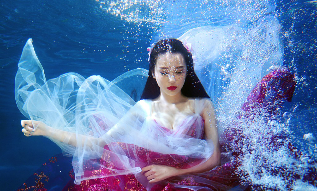 高清大陆女明星罗秋韵清爽性感夏日写真图片图片