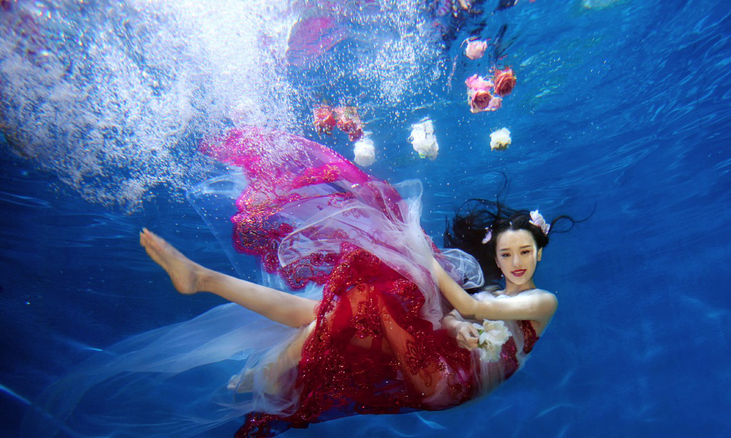 高清大陆女明星罗秋韵清爽性感夏日写真图片图片