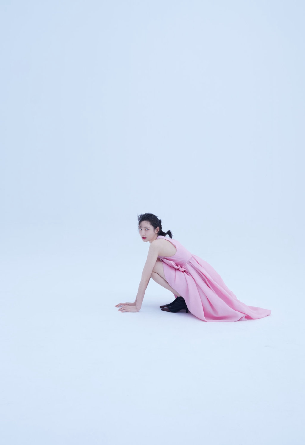 中国内地女演员王莫涵白裙仙气十足写真图片图片