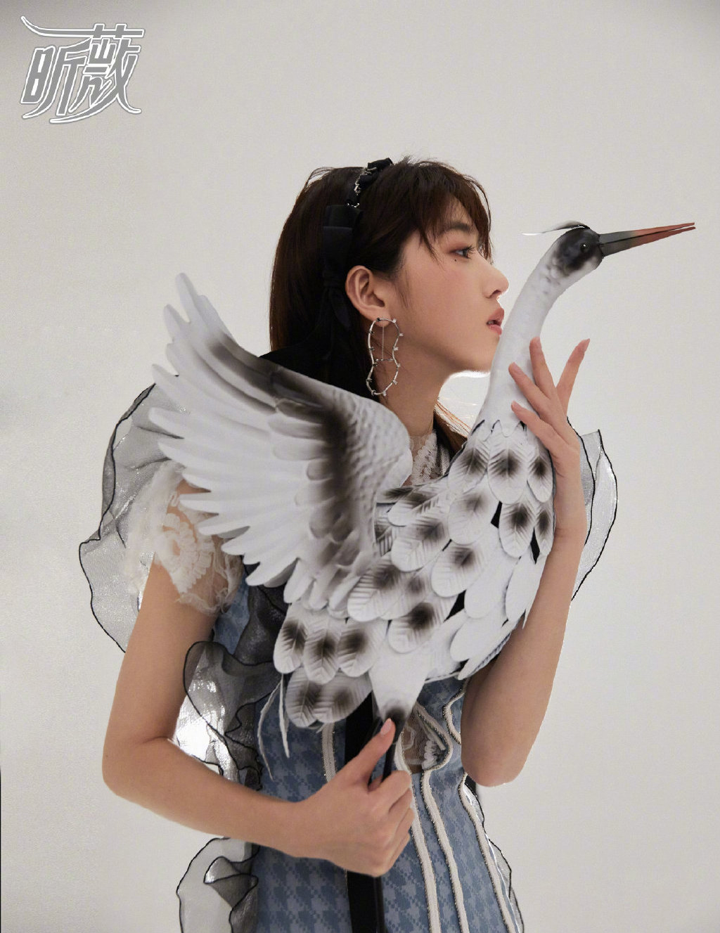 高清台湾美女李凯馨个性时髦写真桌面壁纸图片