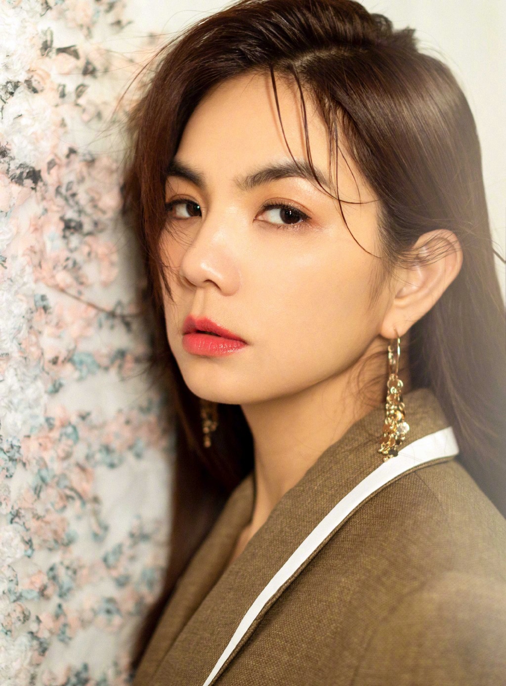 高清中国台湾省屏东女演员陈嘉桦时尚靓丽写真图片图片