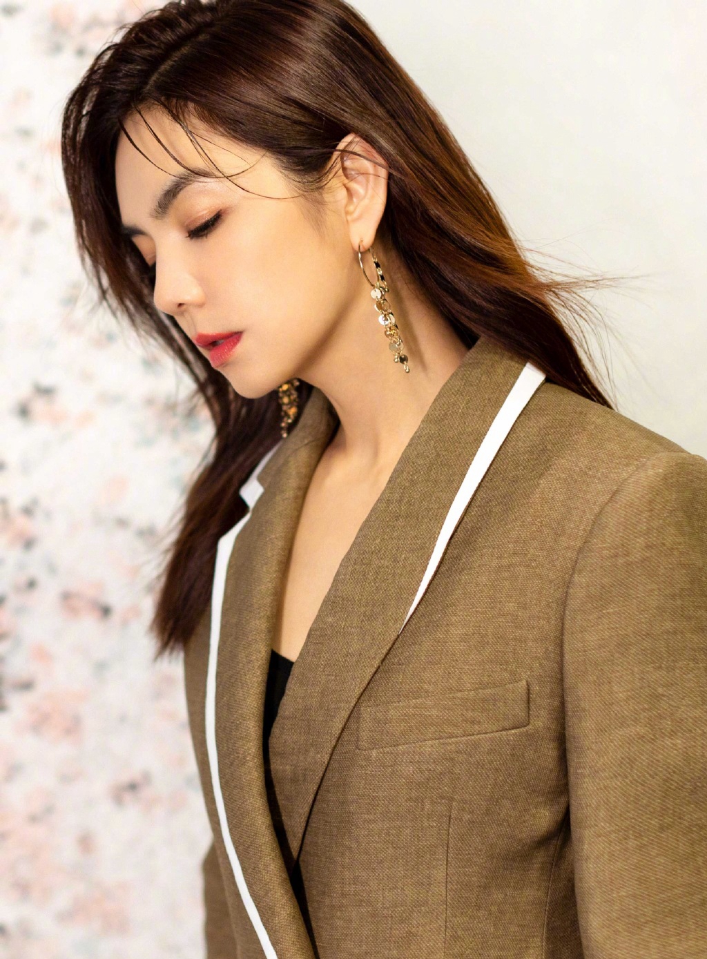 高清中国台湾省屏东女演员陈嘉桦时尚靓丽写真图片图片