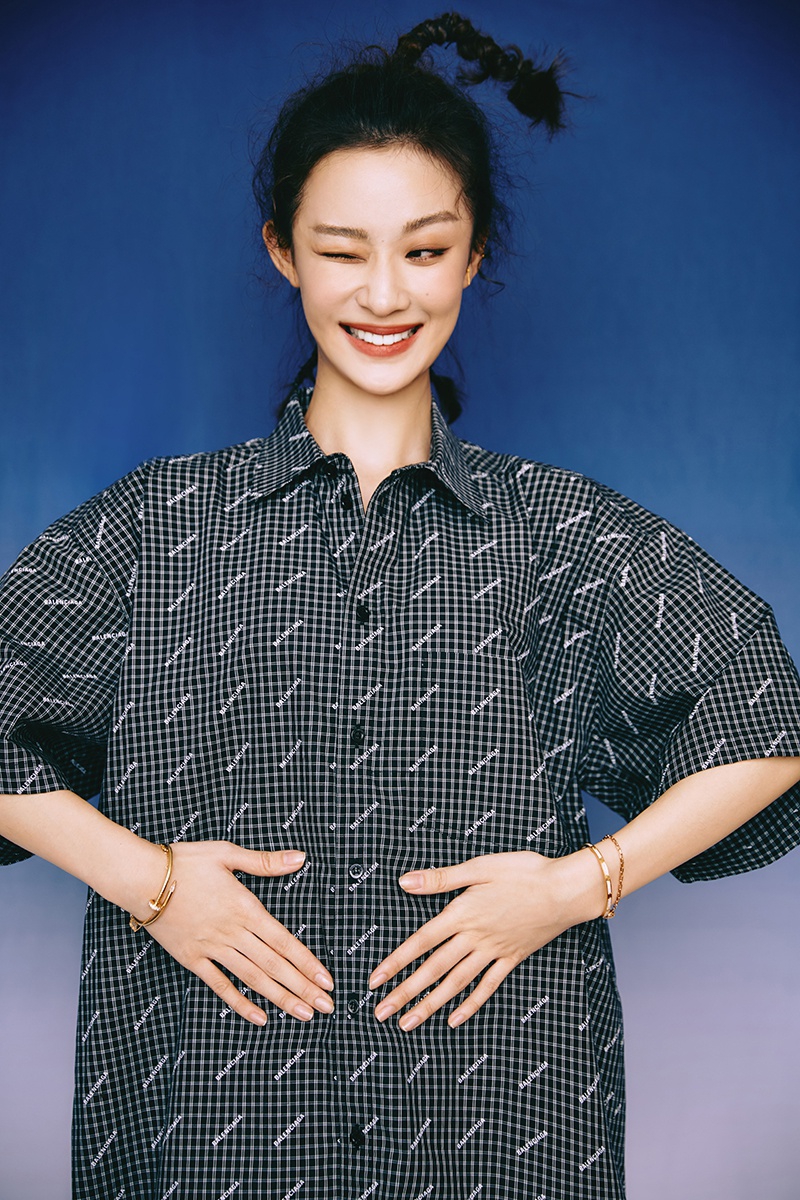 中国大陆北京女演员孙佳雨荣耀手机广告大片写真图片图片