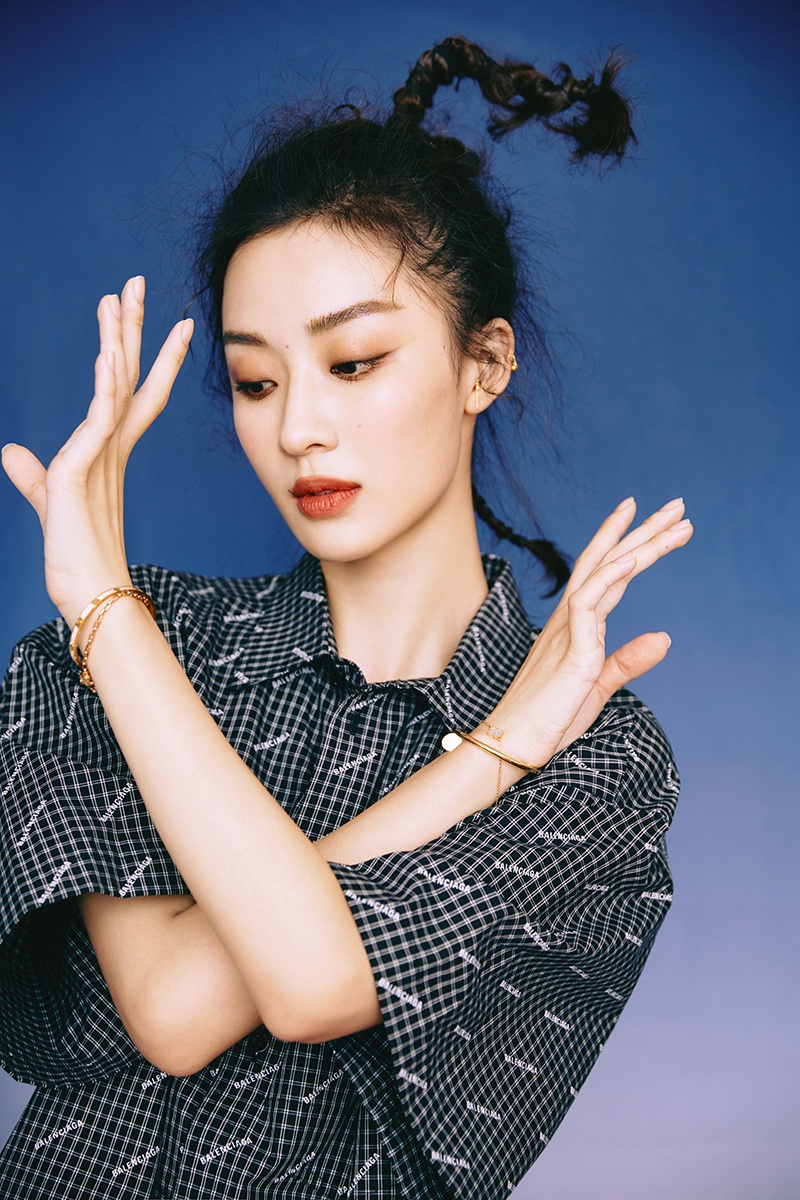 中国大陆北京女演员孙佳雨荣耀手机广告大片写真图片图片