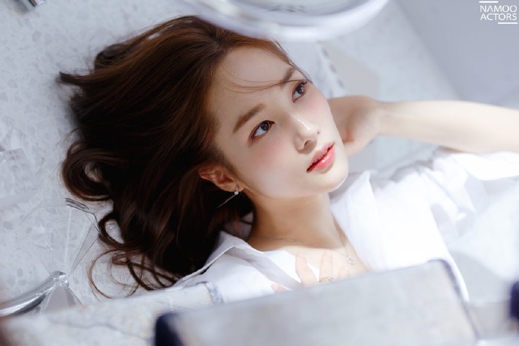 高清首尔特别美女朴敏英知性迷人简约风写真图片图片