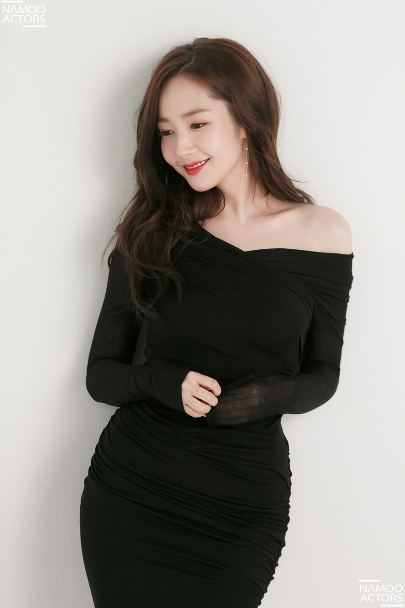 高清首尔特别美女朴敏英知性迷人简约风写真图片图片