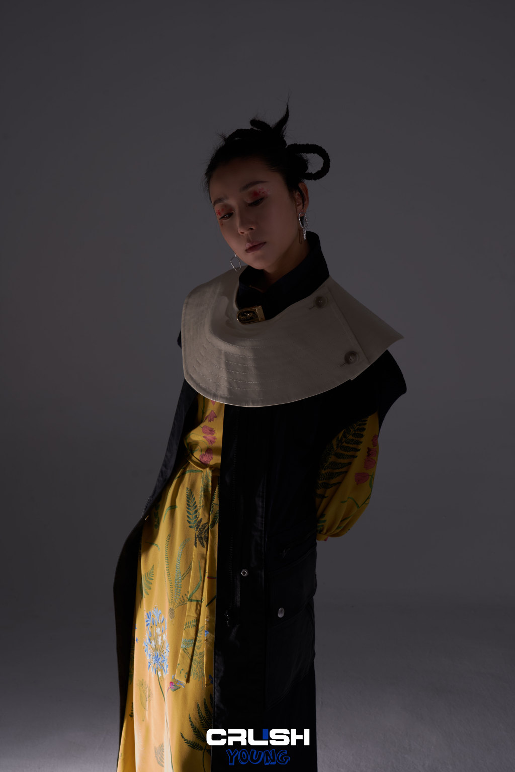 中国内地陕西省西安女演员苗圃成熟魅力写真图片图片