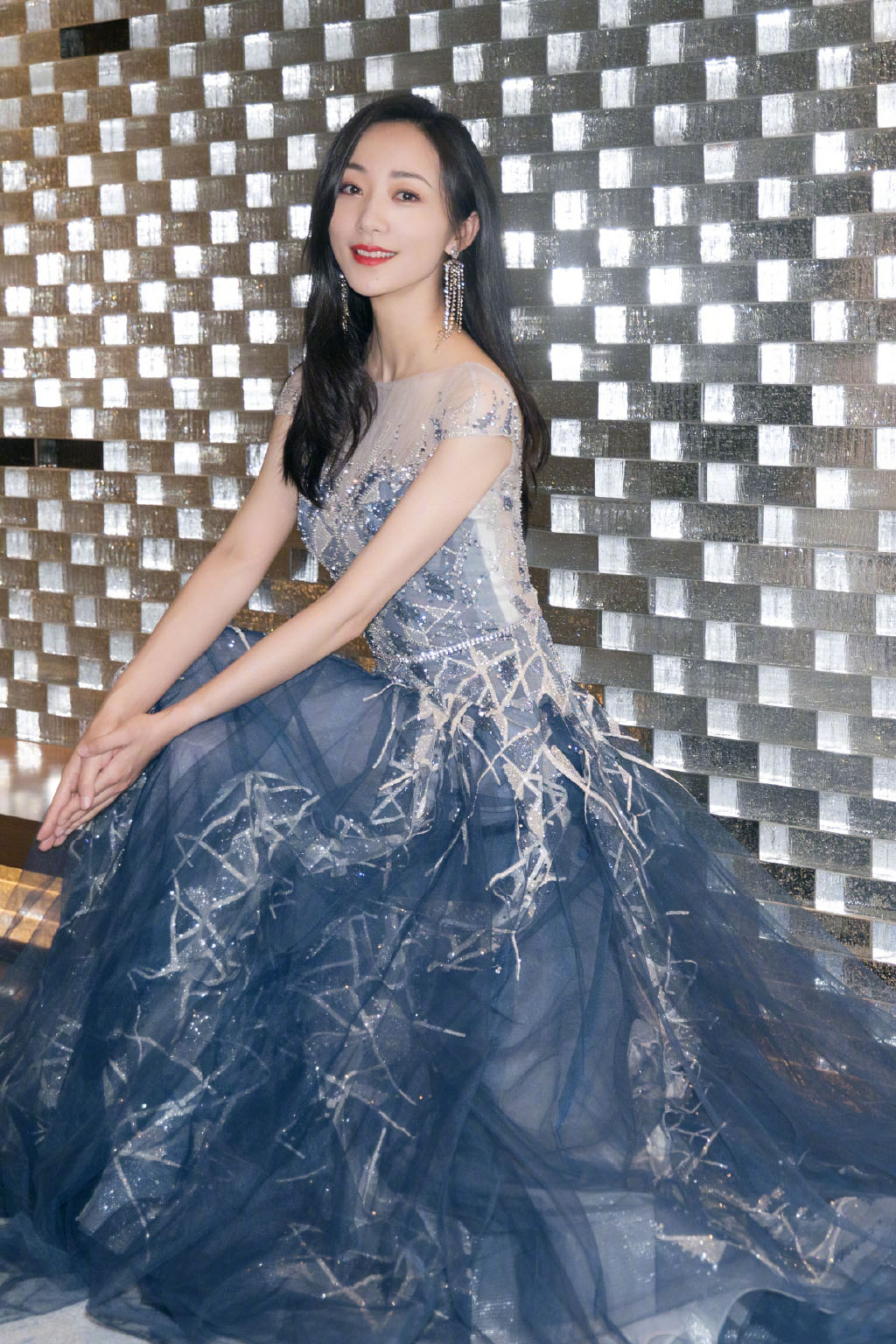 高清浙江美女女星火箭少女101徐梦洁写真花絮图片图片