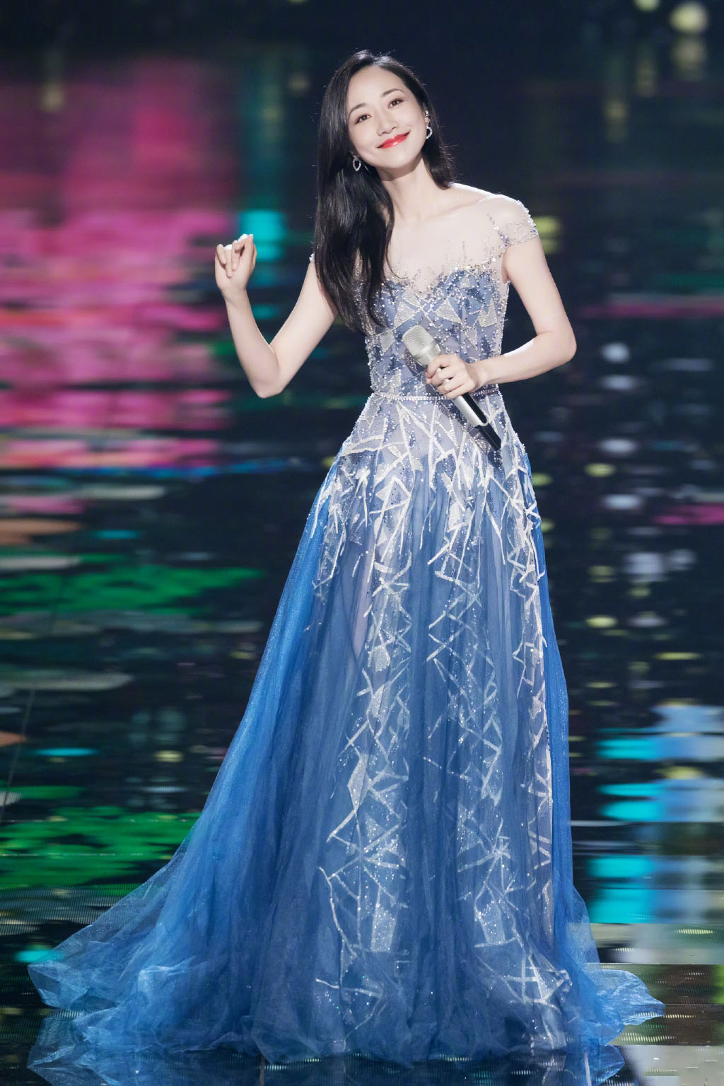 高清浙江美女女星火箭少女101徐梦洁写真花絮图片图片
