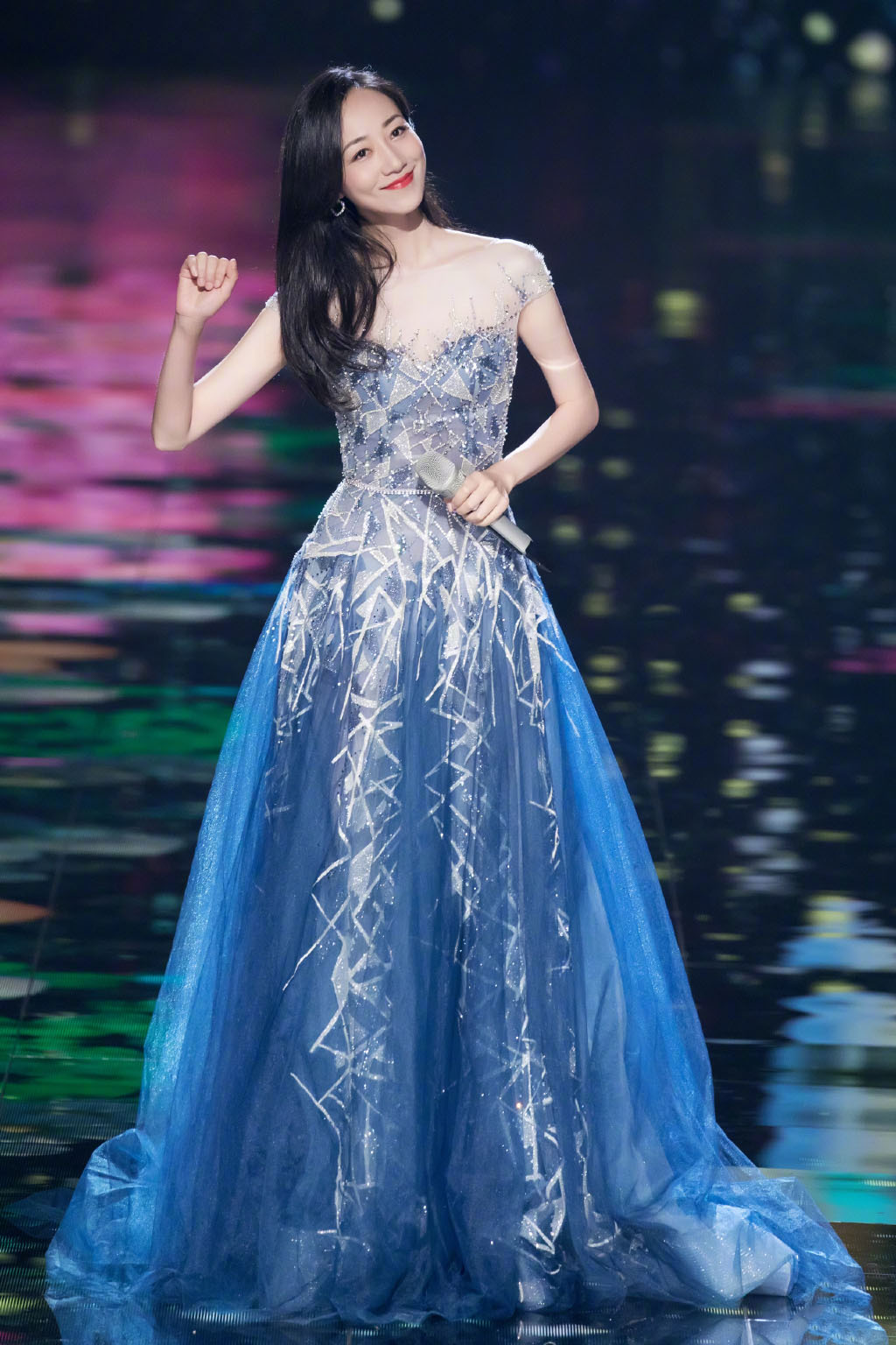 高清浙江美女女星火箭少女101徐梦洁写真花絮图片图片