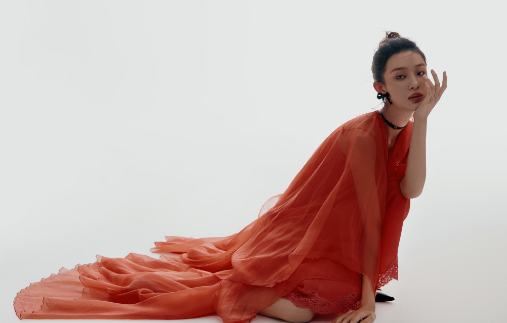 中国大陆北京女演员孙佳雨荣耀手机广告大片写真图片图片