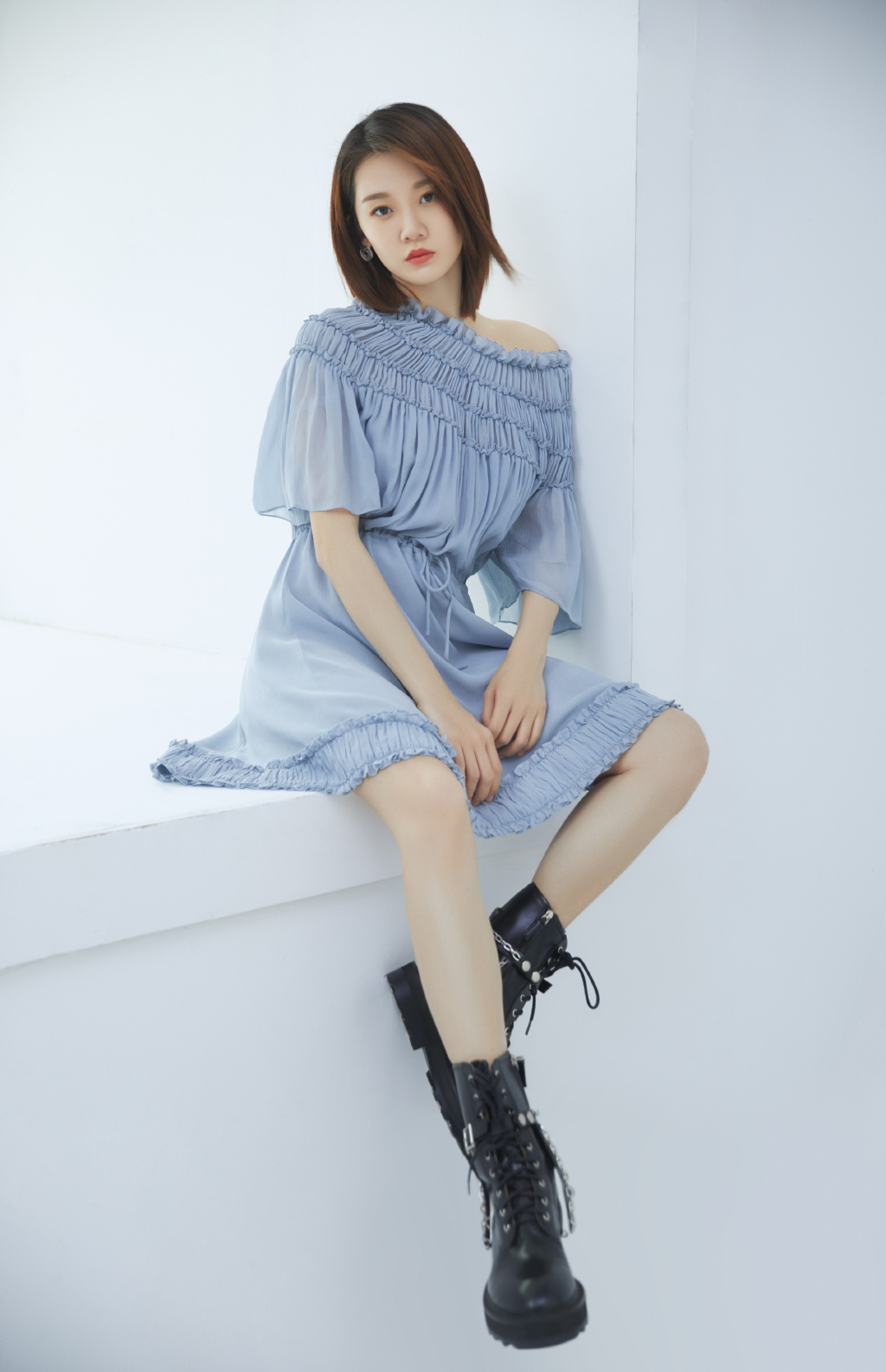 高清中国内地女演员美女苗苗清新甜美写真手机壁纸图片