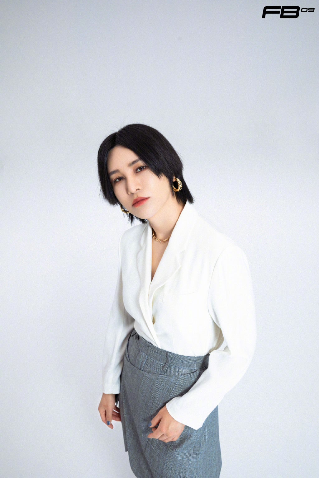 高清上海美女尚雯婕回归歌手气质性感照片图片