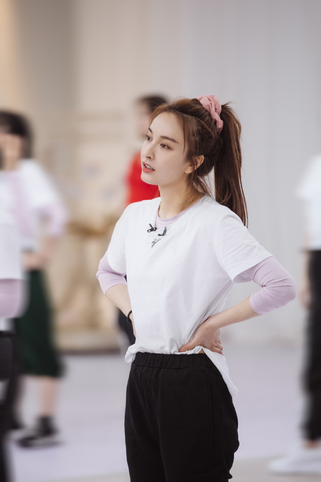吴昕男人装时尚性感写真高清图片桌面壁纸图片