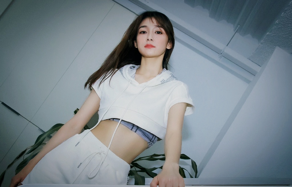 高清女明星李若宁俏皮可爱写真图片图片