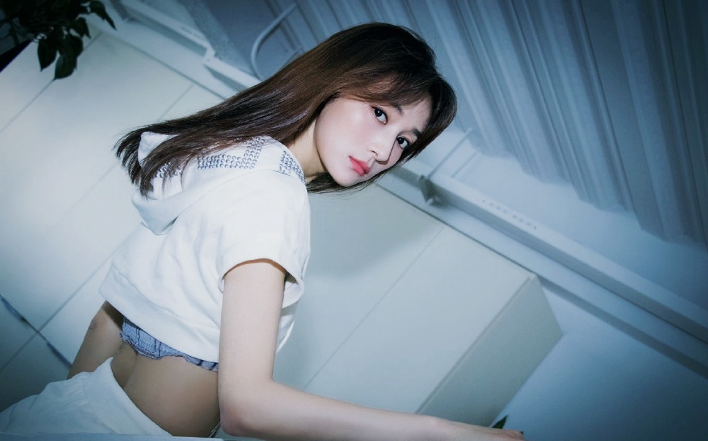 高清女明星李若宁轻甜少女俏皮写真图片图片