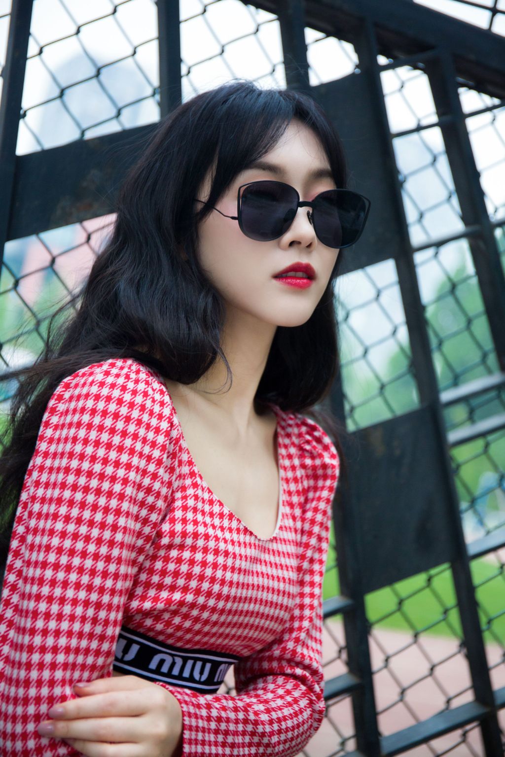 张天爱性感露脐装写真图片图片