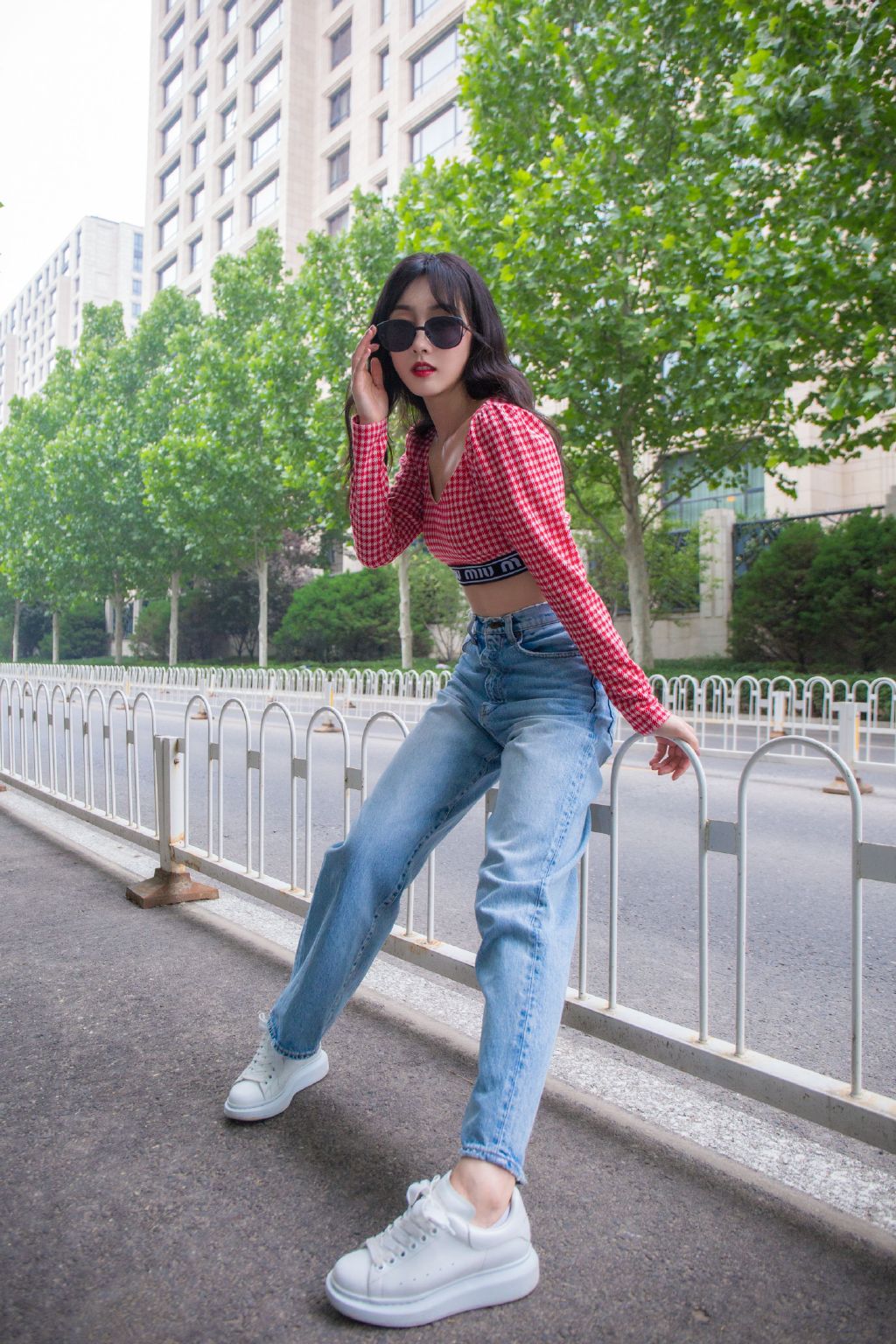 张天爱性感露脐装写真图片图片