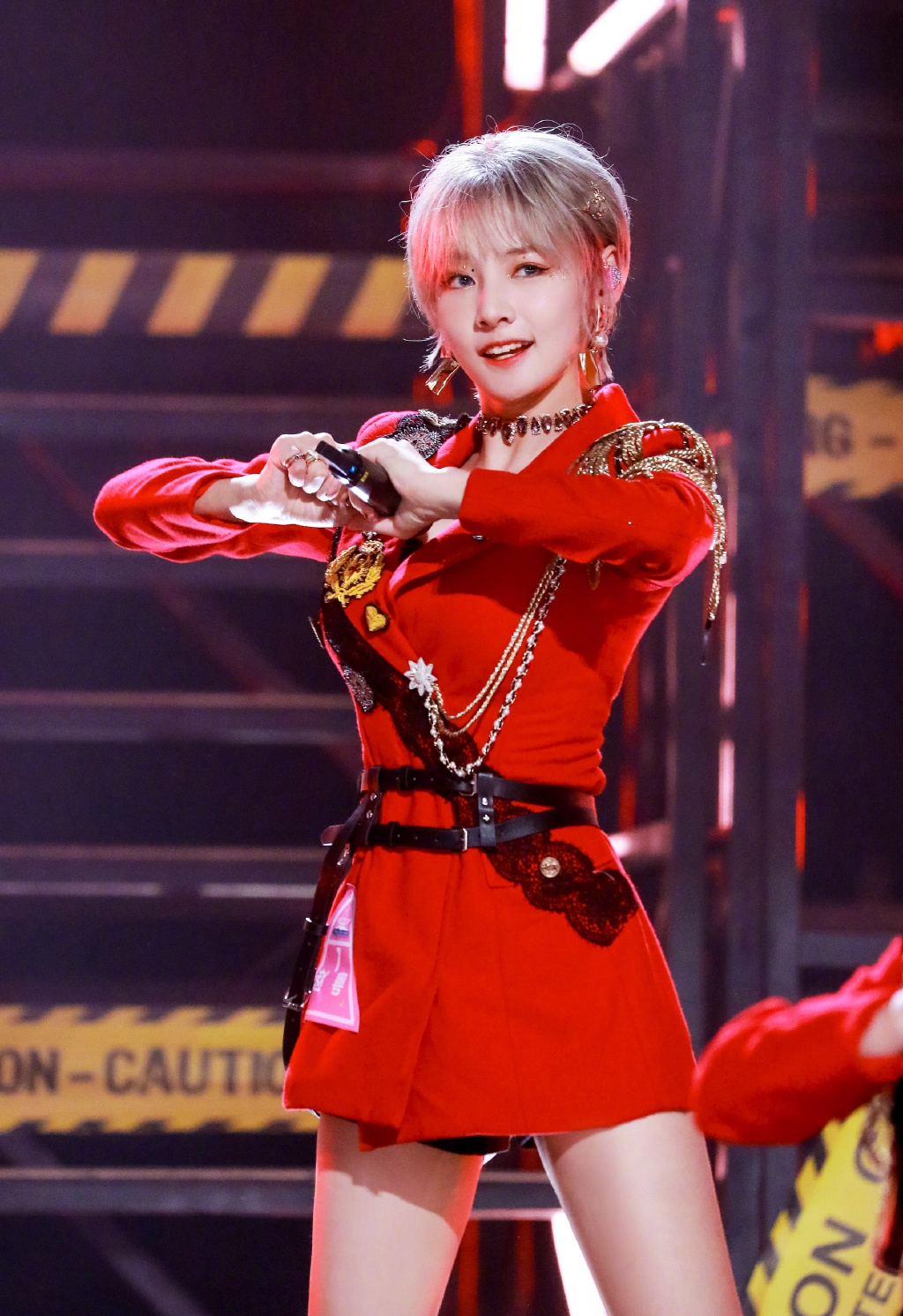 湖北武汉女演员赵粤性感甜酷舞台照图片图片 湖北武汉女演员赵粤性感甜酷舞台照图片图片