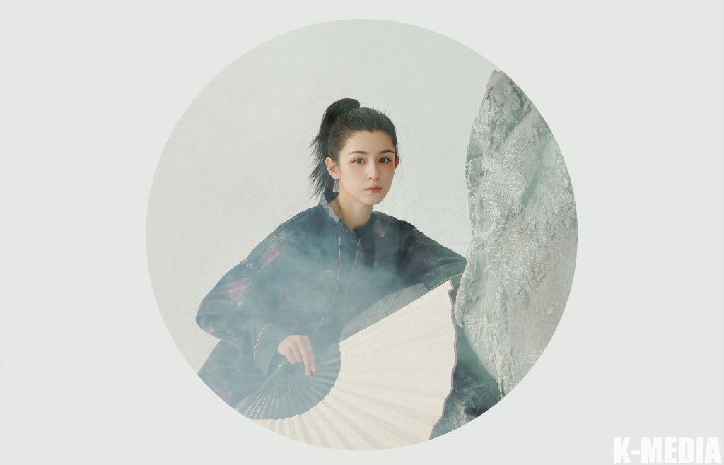 中国内地演员哈妮克孜唯美动人舞台照图片图片