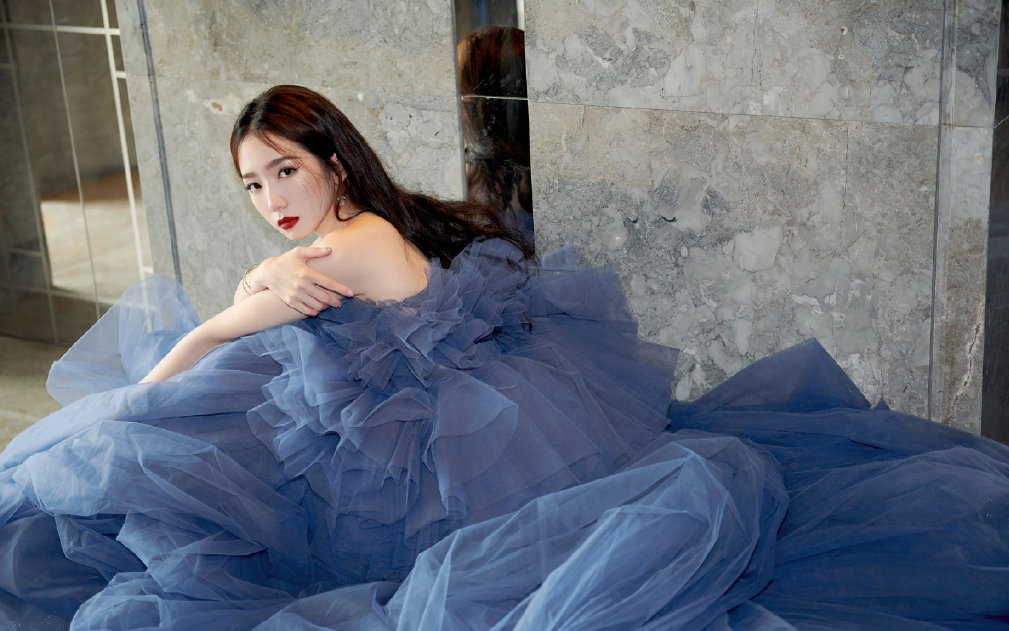 高清女明星孟美岐酷美私服街拍图片图片