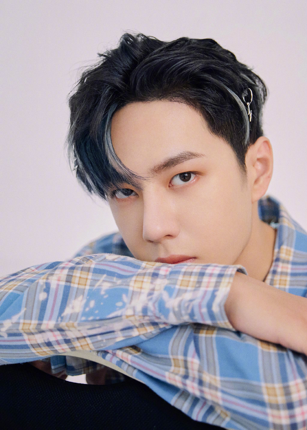 河南省洛阳男明显王一博《Tmagazine》4月刊封面写真图片
