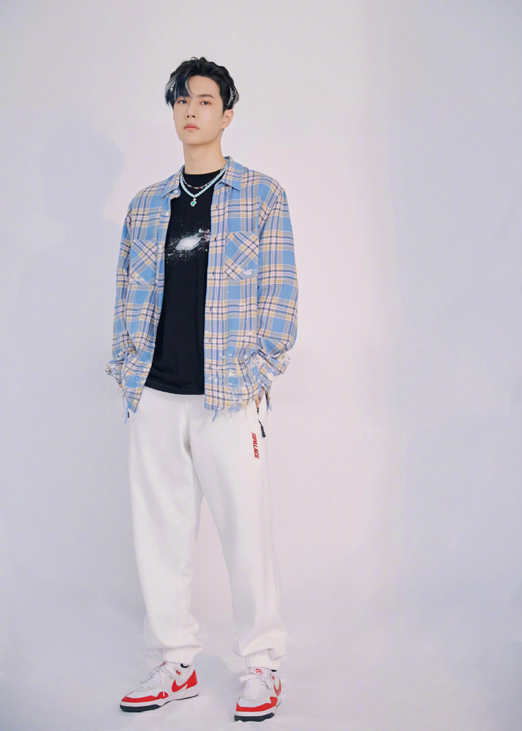 河南省洛阳男明显王一博《Tmagazine》4月刊封面写真图片