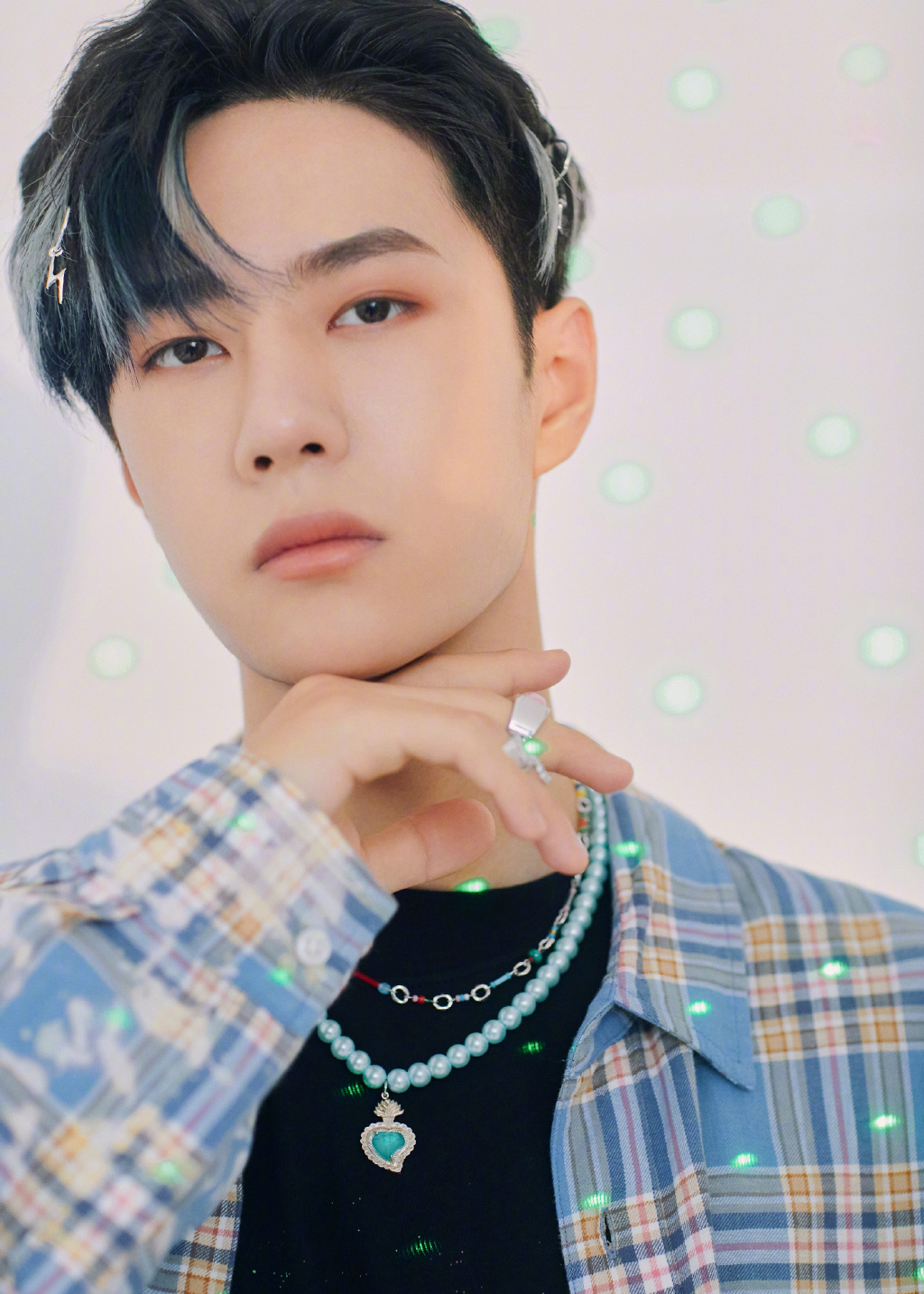河南省洛阳男明显王一博《Tmagazine》4月刊封面写真图片