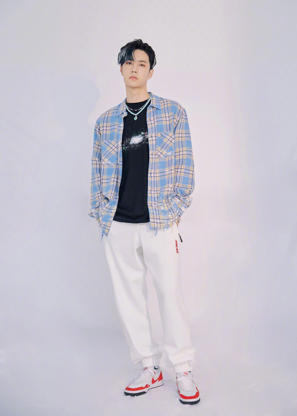 河南省洛阳男明显王一博最新帅气写真图片图片