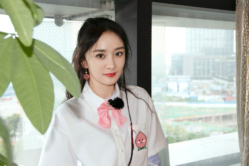 中国内地北京影视女演员杨幂优雅复古写真桌面壁纸图片