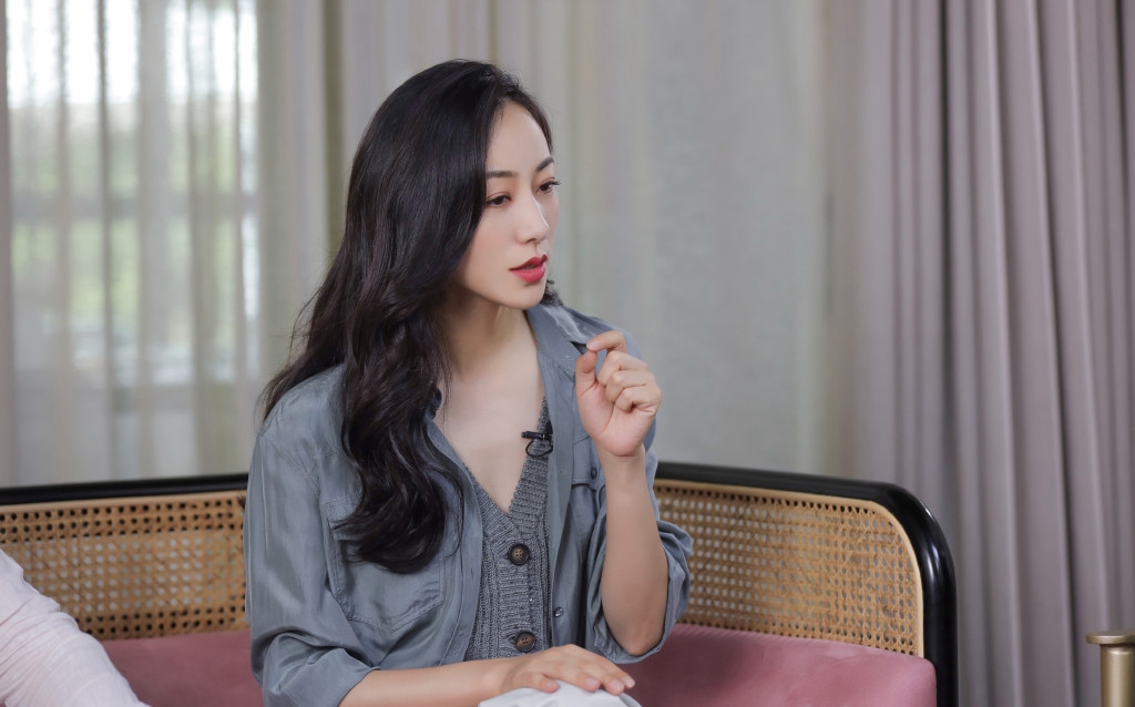 中国大陆江苏省苏州知名女演员韩雪高贵优雅活动写真图片图片