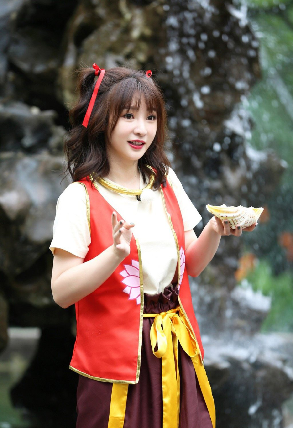中国内地湖南衡阳女演员柳岩写真电脑桌面壁纸之网络美女图片