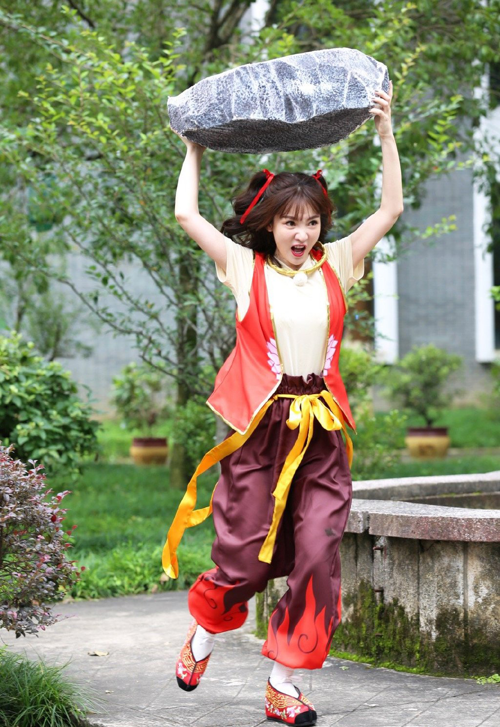 中国内地湖南衡阳女演员柳岩写真电脑桌面壁纸之网络美女图片