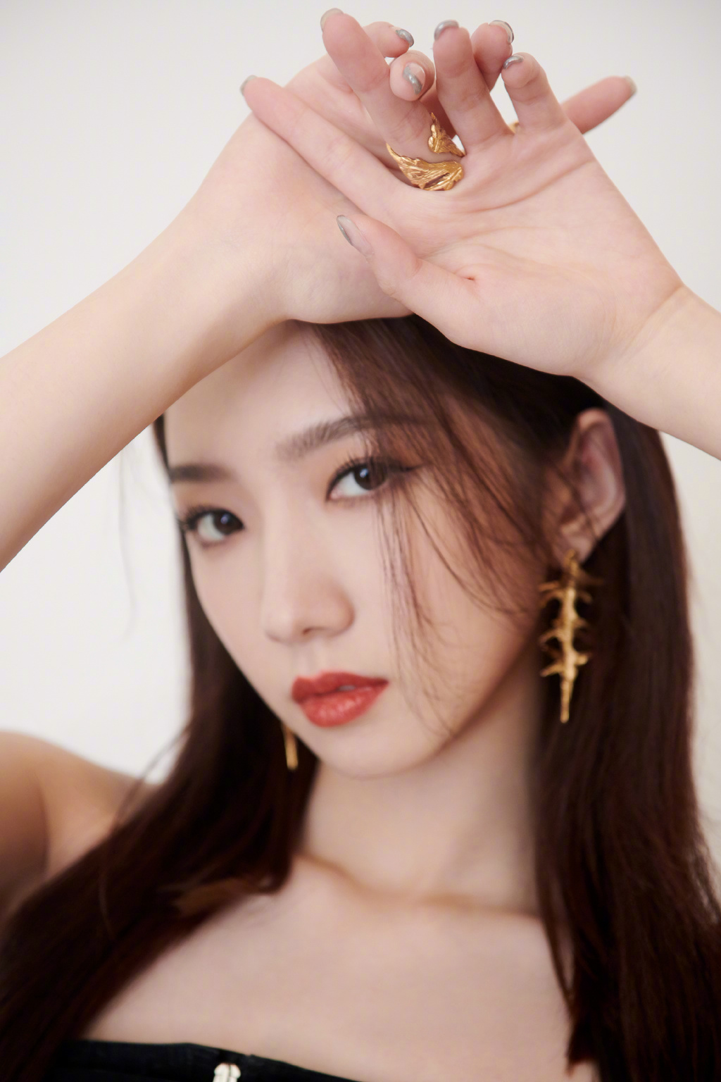 高清女明星孟美岐酷美私服街拍图片图片