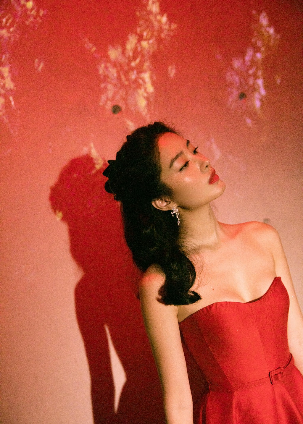 中国内地女演员、歌手、主持人杨采钰西装酷帅活动写真图片图片