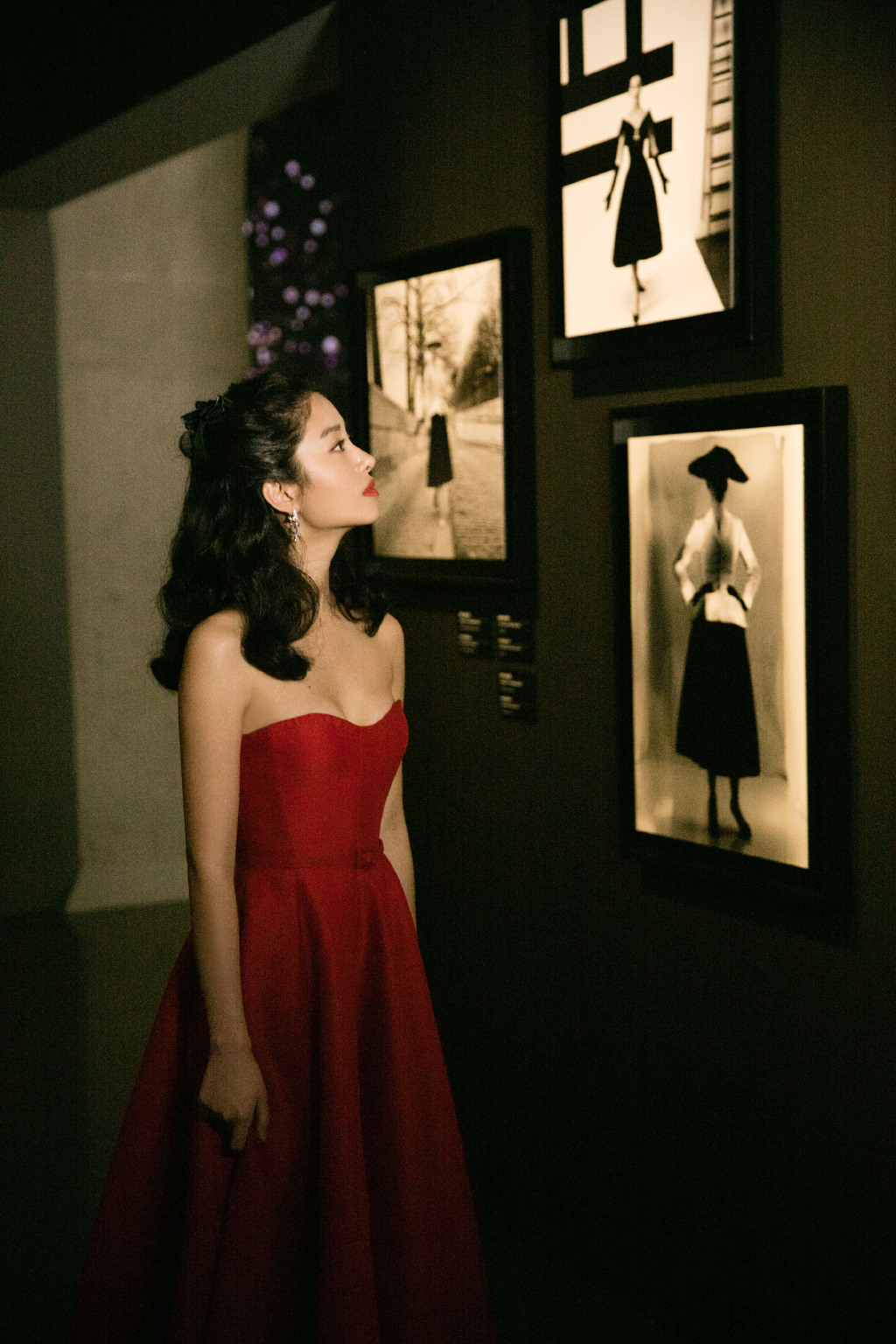 中国内地女演员、歌手、主持人杨采钰西装酷帅活动写真图片图片