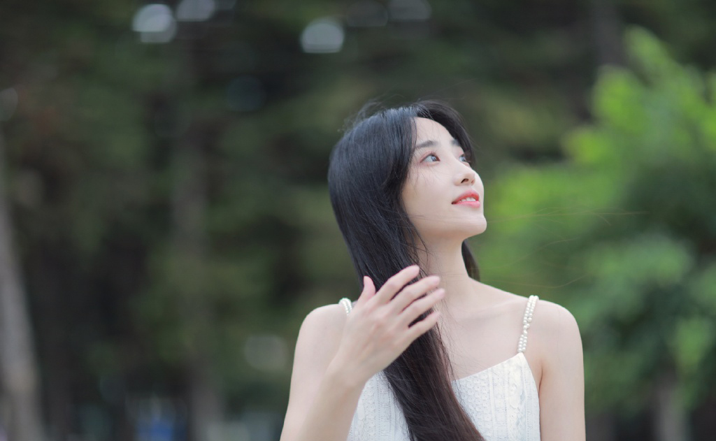 黑长直发美女丝袜美腿诱惑写真 第二辑图片