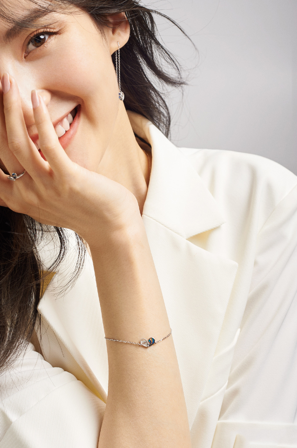 高清哈尔滨路美女路晨优雅知性写真图片图片