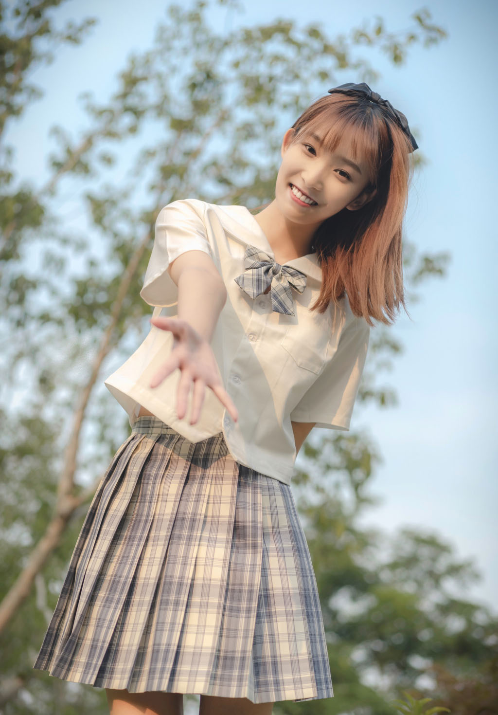 秀人网青春美少女高颖浠学院风超短裙写真图片图片